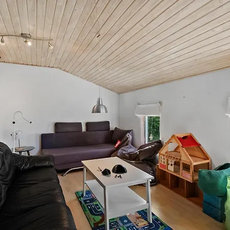 Feriehus Amazing In With Wifi Otterup
